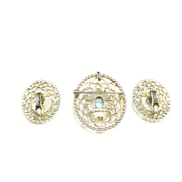 Vintage Sarah Coventry Cameo Brooch Earrings Set, 1970s - Picture 9 of 10